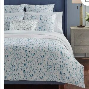 SFERRA Blue and White Duvet Cover Set. Queen